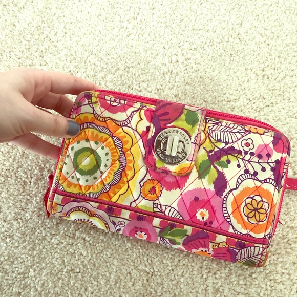 Vera Bradley wallet - Picture 1 of 3
